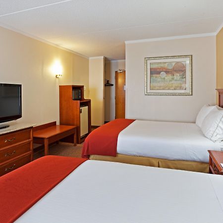 Holiday Inn Express & Suites Greensboro - I-40 Atwendover By Ihg Exteriér fotografie