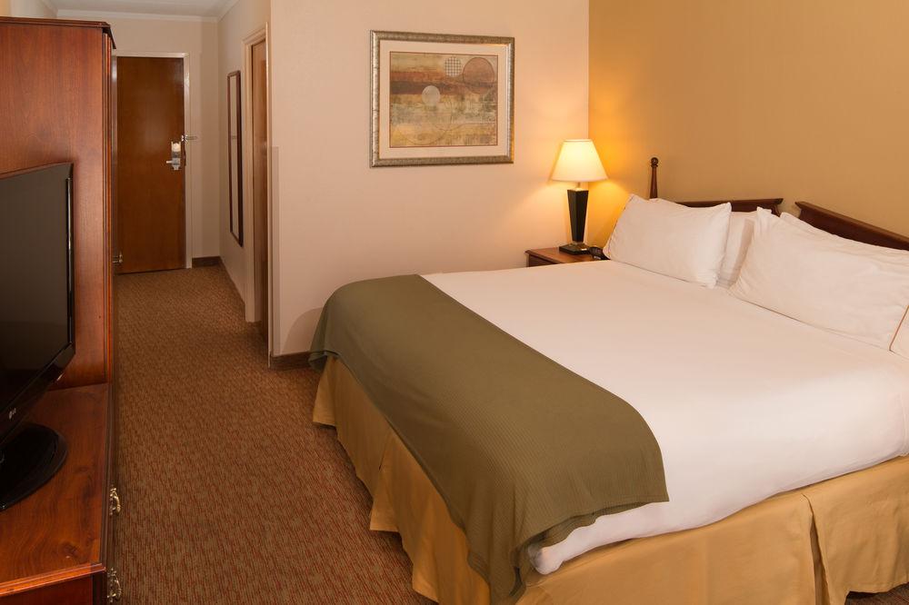 Holiday Inn Express & Suites Greensboro - I-40 Atwendover By Ihg Exteriér fotografie