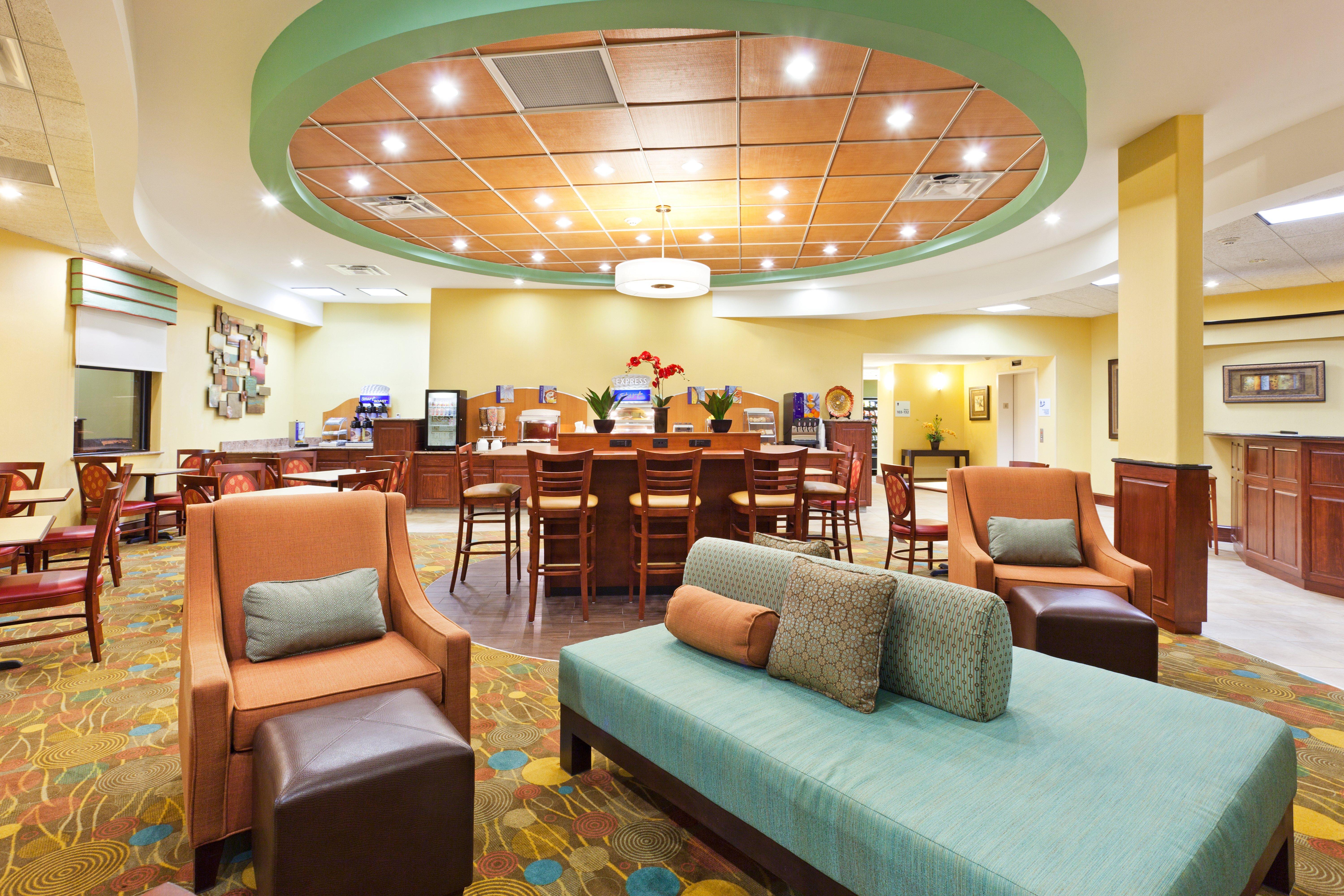 Holiday Inn Express & Suites Greensboro - I-40 Atwendover By Ihg Exteriér fotografie