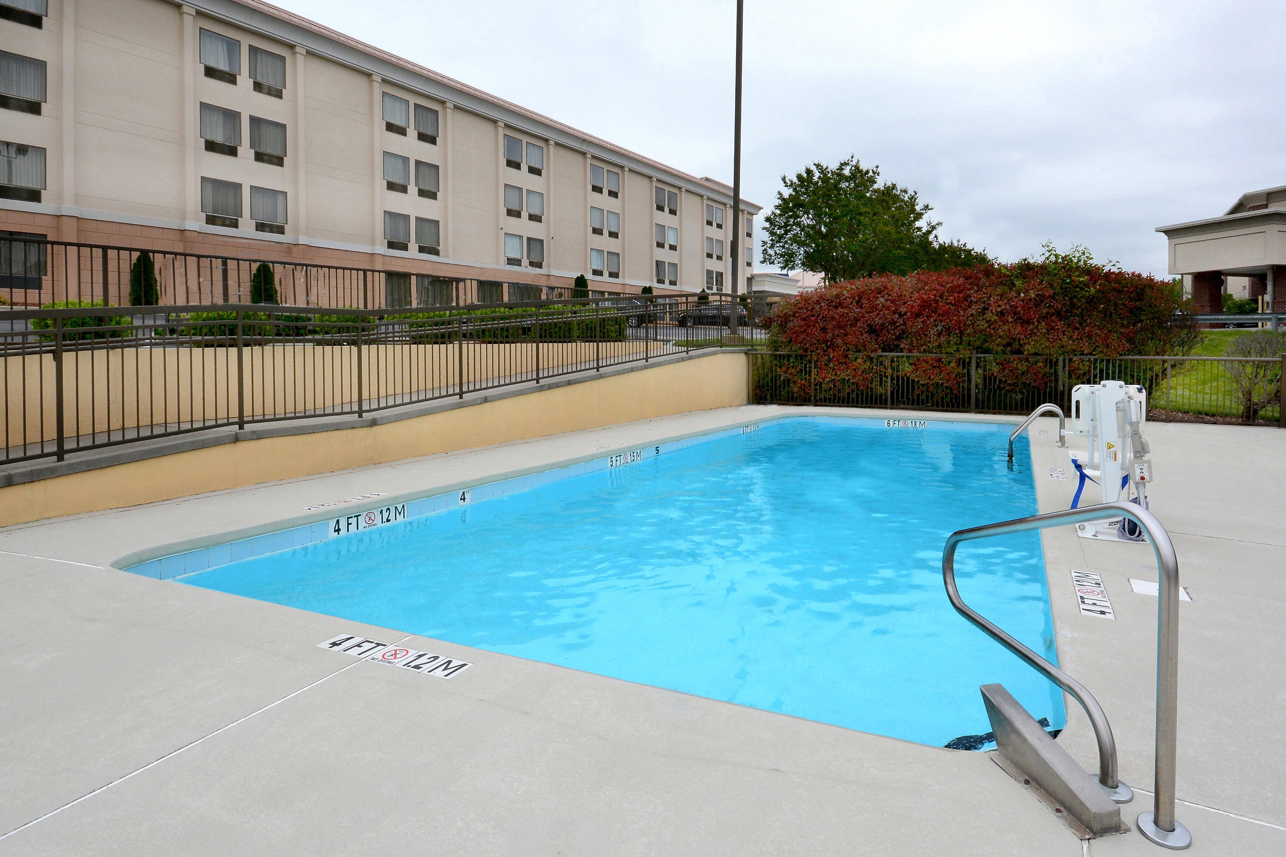 Holiday Inn Express & Suites Greensboro - I-40 Atwendover By Ihg Exteriér fotografie