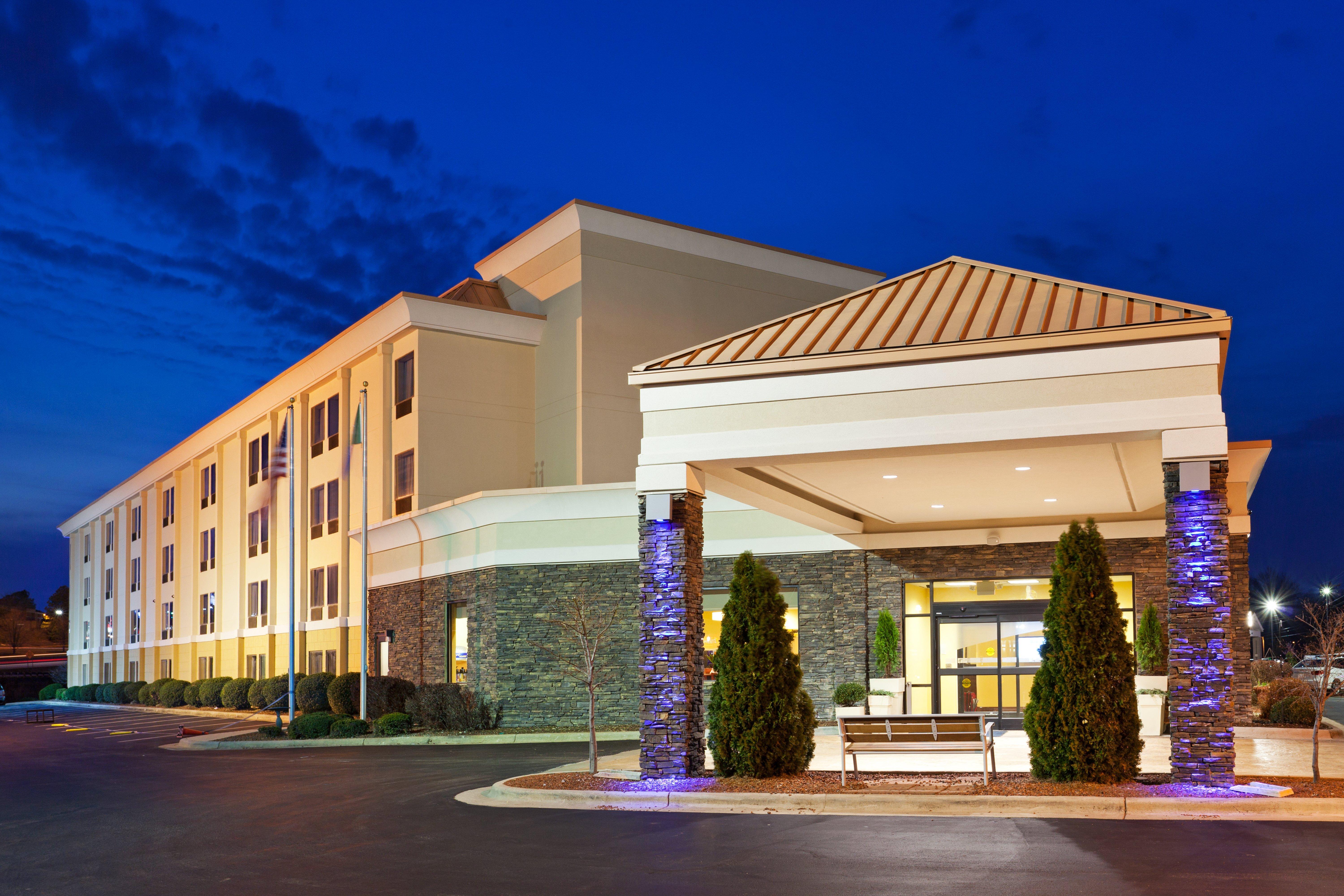 Holiday Inn Express & Suites Greensboro - I-40 Atwendover By Ihg Exteriér fotografie