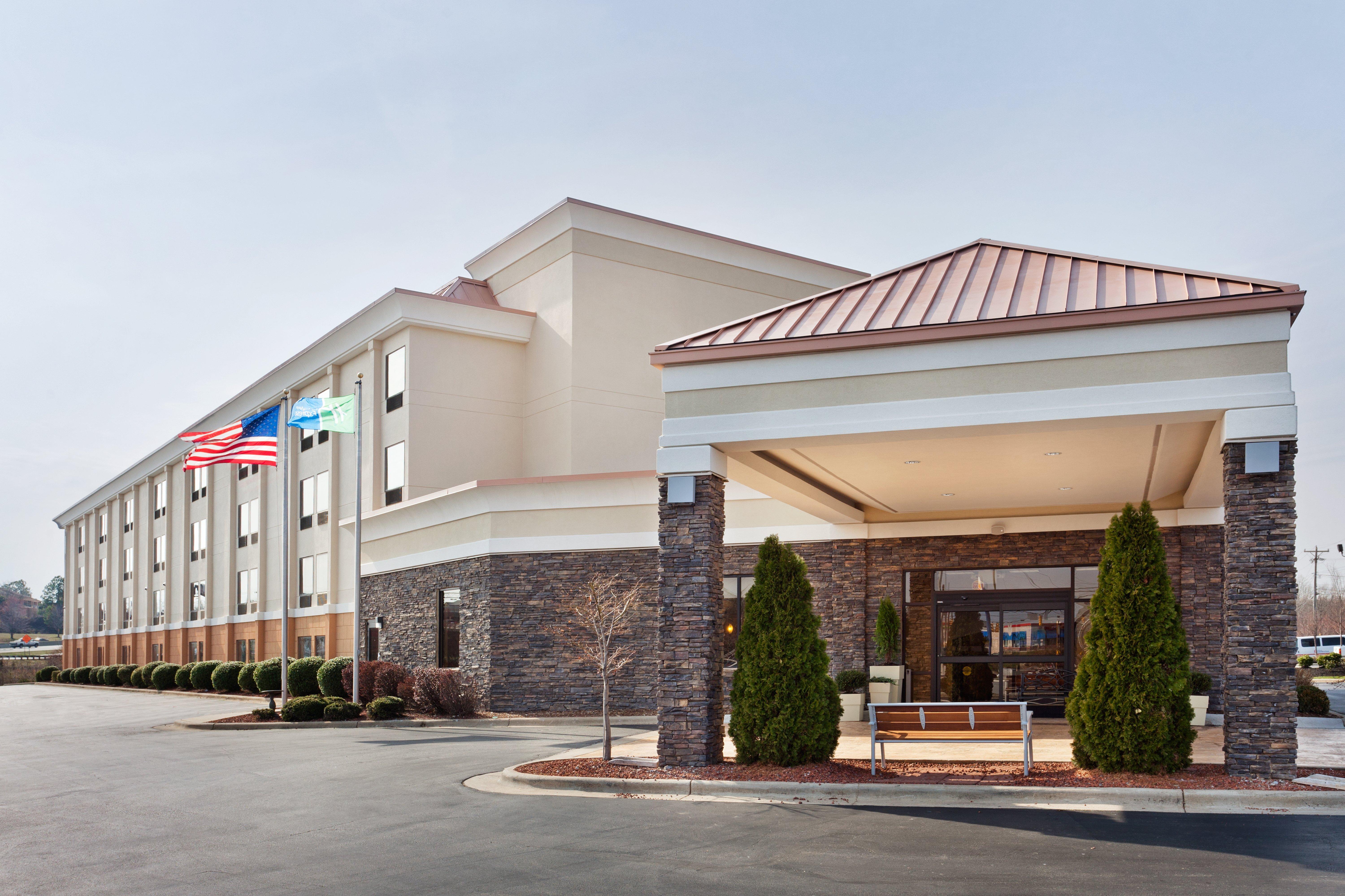 Holiday Inn Express & Suites Greensboro - I-40 Atwendover By Ihg Exteriér fotografie