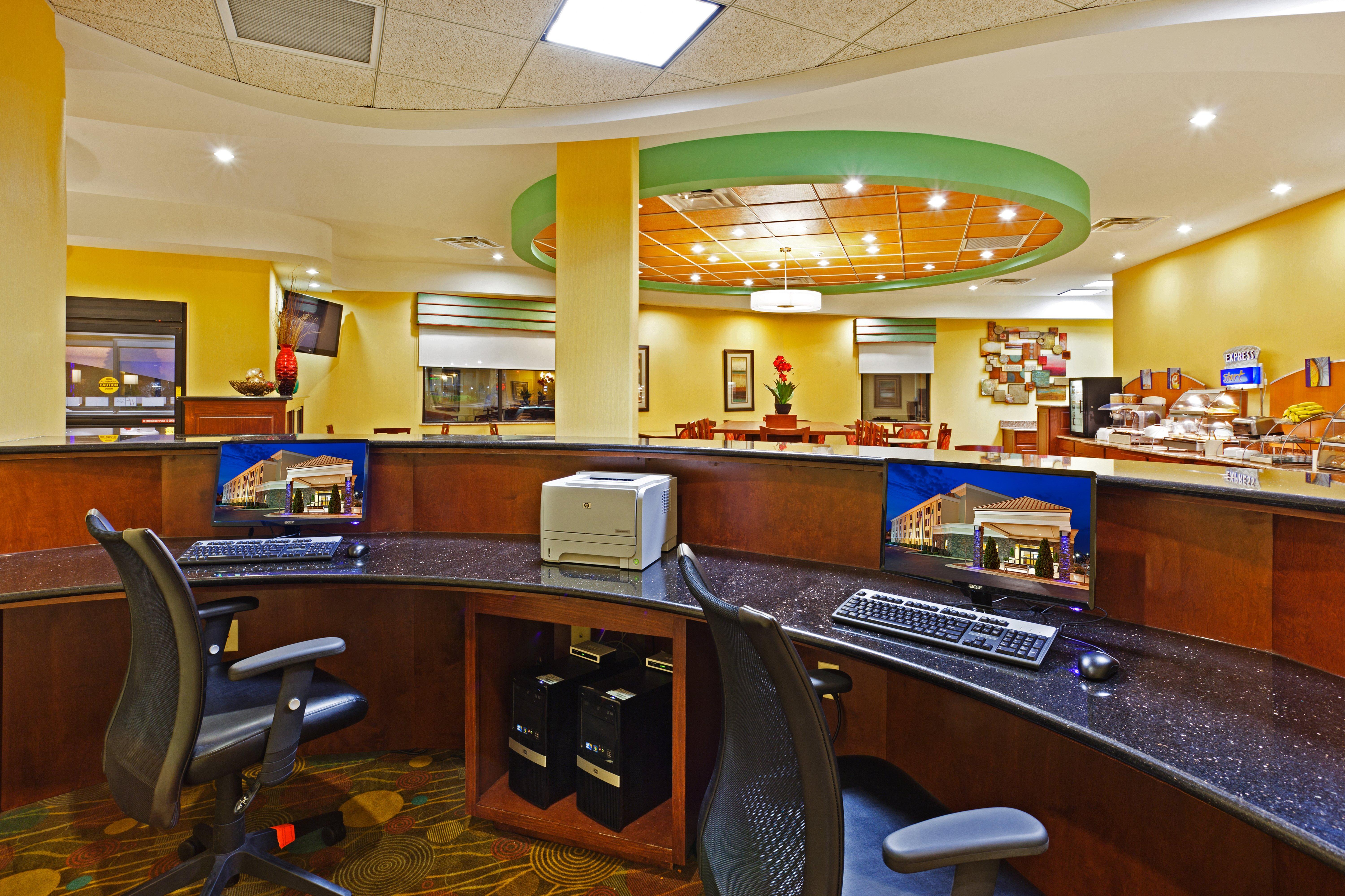Holiday Inn Express & Suites Greensboro - I-40 Atwendover By Ihg Exteriér fotografie